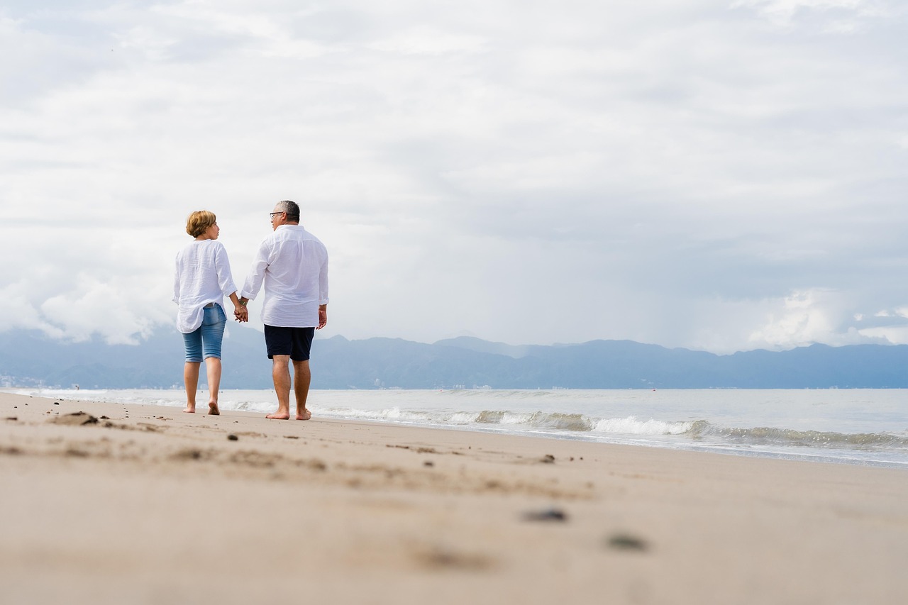 beach, couple, leisure, stroll, romantic, nature, love, lovers, together, romance, relationship, man, woman, husband, wife, sand, sea, ocean, happyvalentine's
